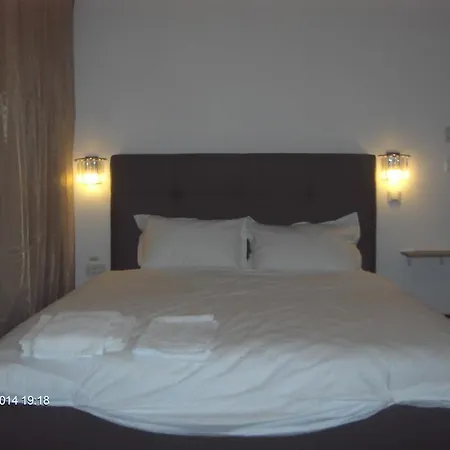 Vitan273 Hotel Boekarest